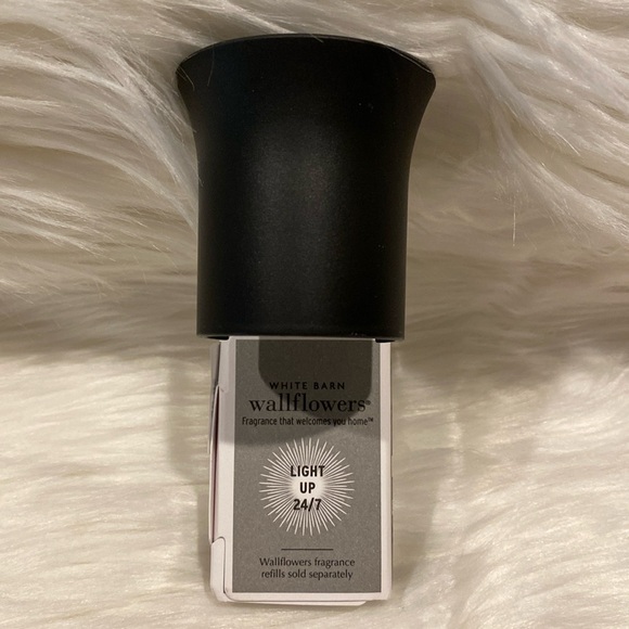 “Black Flare Nightlight” Wallflower Fragrance Plug, Bath & Body Works NWT-Sealed - Picture 3 of 8